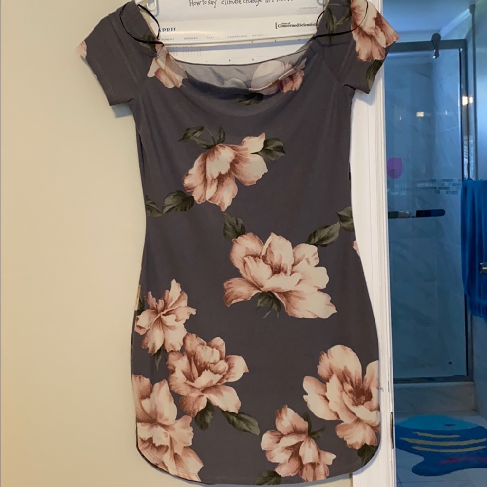 Dress - Picture 2 of 2